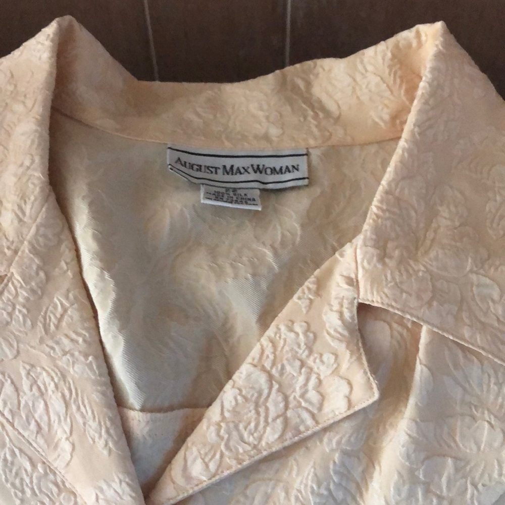 Silk blouse short sleeved